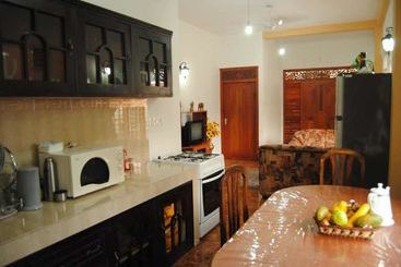 پانسیون Kumar Guest House & Apartment