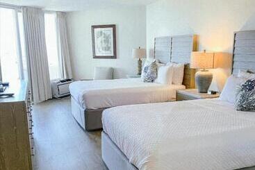 فندق Caloosa Cove Resort