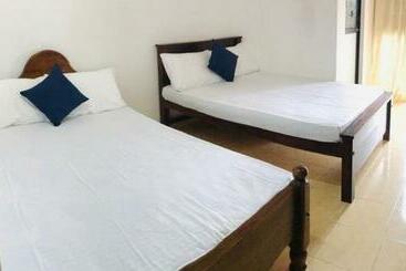 فنادق الكبسولة Sunila Family Rest Anuradhapura