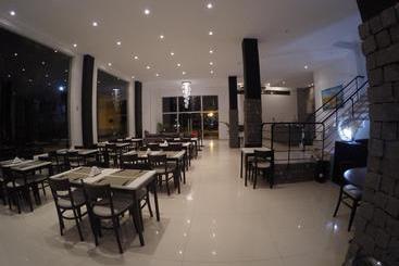 هتل Tobuna Suites