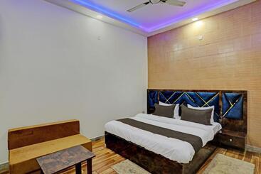 فندق Collection O Saket Villa