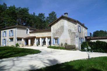 تختخواب و صبحانه Chambres D Hôtes Le Vignaud