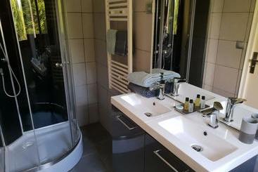 تختخواب و صبحانه Chambres D Hôtes Le Vignaud
