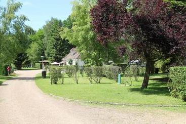 تختخواب و صبحانه Le Coeur De La Foret