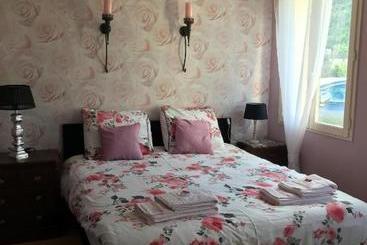 تختخواب و صبحانه Maison Des Vignes
