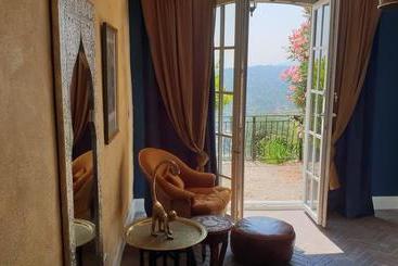 تختخواب و صبحانه Villa Juli Guesthouse