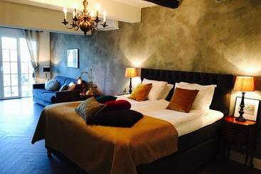 تختخواب و صبحانه Villa Juli Guesthouse