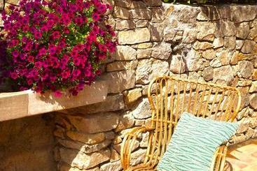 تختخواب و صبحانه Villa Juli Guesthouse