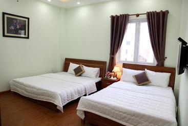 Coco Beach Hostel & Apartment