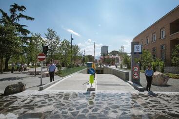 בית מלון כפרי Tirana Central Guesthouse