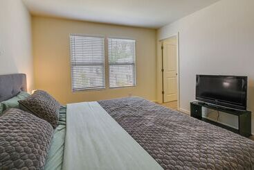کلبه Pfafftown Home ~ 7 Mi To Wake Forest University!