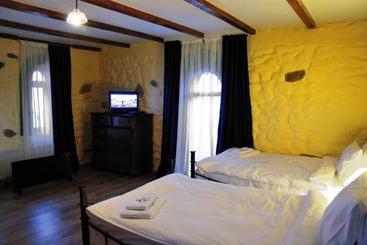 هتل Chateau Mere