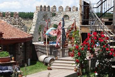 هتل Chateau Mere