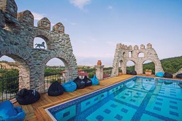 هتل Chateau Mere