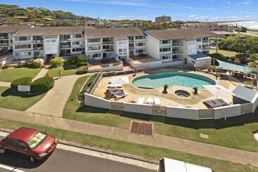 ホテル Pandanus Coolum Beach