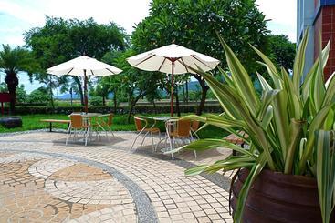 هتل Taitung Cultural Excursion Resort