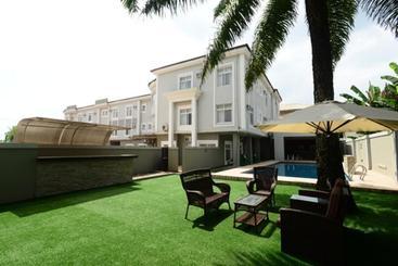 Room In Lodge - Prenox Hotel And Suites