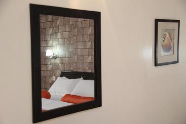 Room In Lodge - Prenox Hotel And Suites