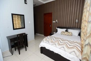 Room In Lodge - Prenox Hotel And Suites