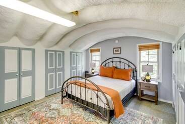 별장 Charming Bay St Louis Home: Deck, On Canal!
