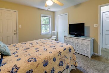 コテージ Charming Emerald Isle Escape < 1 Mi To Beach!