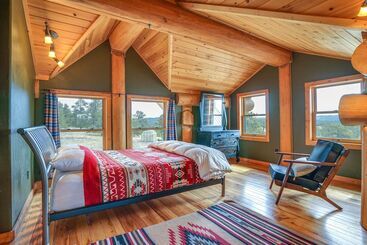 קוטג'' Log Cabin On Private 45 Acre Ranch In Florissant!