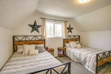 コテージ Spirit Lake Home W/ Fenced Yard: 1 Mi To Water!
