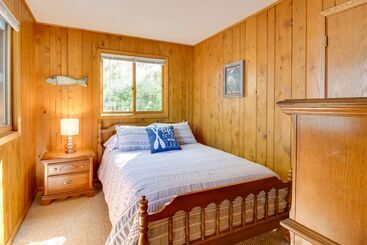 별장 Up North Remer Lake House W/ Dock & Grill!