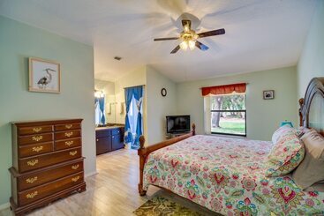 بيت ريفى Pet Friendly Sebastian Home: W/ Porch + Lake View!