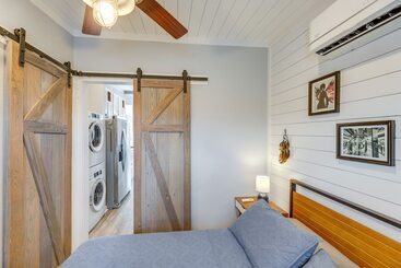 کلبه Community Pool & Hot Tub: Austin Tiny Home!