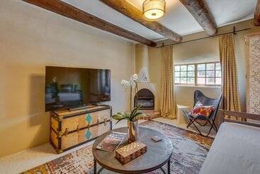 کلبه Beautiful Historic Adobe Home ~ 3 Mi To Taos Plaza