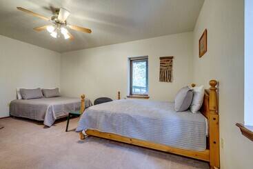 קוטג'' Cozy Cabin W/ Deck & Fireplace In Beaver!