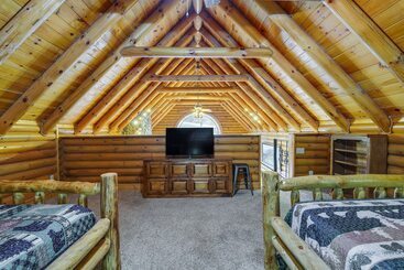 بيت ريفى Sevierville Sanctuary   Huge Game Room & Hot Tub!