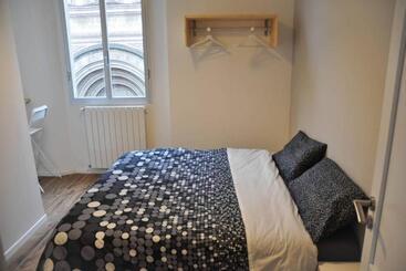 צימר Camera E Bagno Privato A 3 Minuti Dalla Stazione