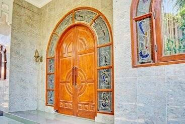 ホテル Spot On 93144 Homestay H. Syarif Syariah   Bandar Gresik 2