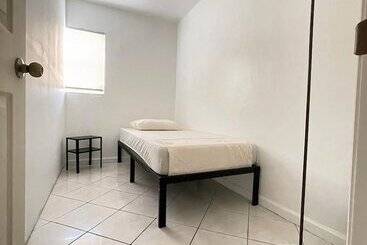 פנסיון Ludge By Eco Shared