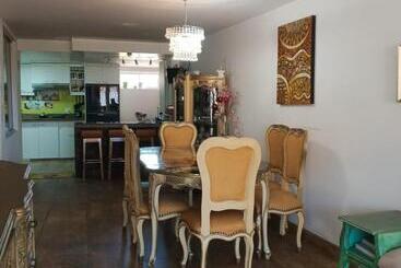 مبيت وإفطار Casa Raices