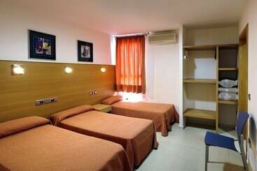 هتل Albergue Inturjoven Constantina Hostel