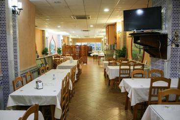 هتل Hostal El Emigrante