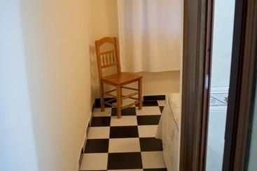 هتل Hostal El Emigrante