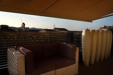 هتل Salamanca Suite Studios