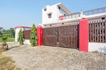 هتل Oyo Royal Guest House
