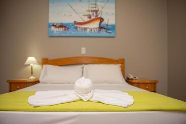 هتل Candeias Basfak Praia