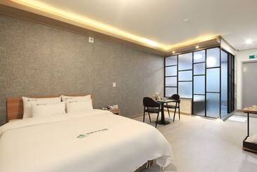 Gunsan Dubai Drive In Motel