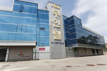 מוטל Muan New Drive In