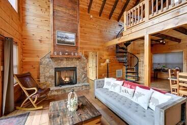 コテージ Bryson City Getaway: Private Hot Tub & Scenic View