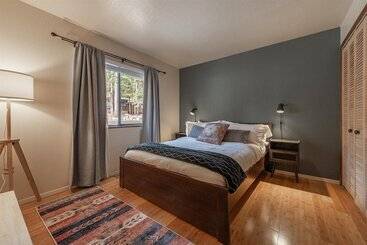 קוטג'' Cozy Pet Friendly Cabin In Lake Tahoe By Sierra Getaways