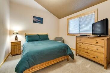 بيت ريفى Ronald Cabin W/ Private Deck: Near Cle Elum Lake!