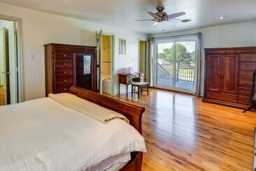 茅舍 Lottsburg House W/ Private Pool + Fireplace