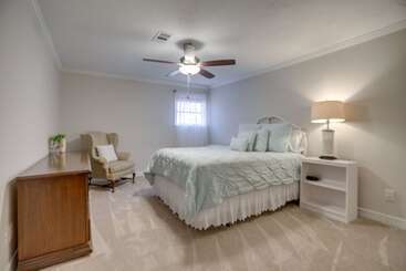 کلبه Poolside Oasis Near Medical Center & Nrg Stadium!